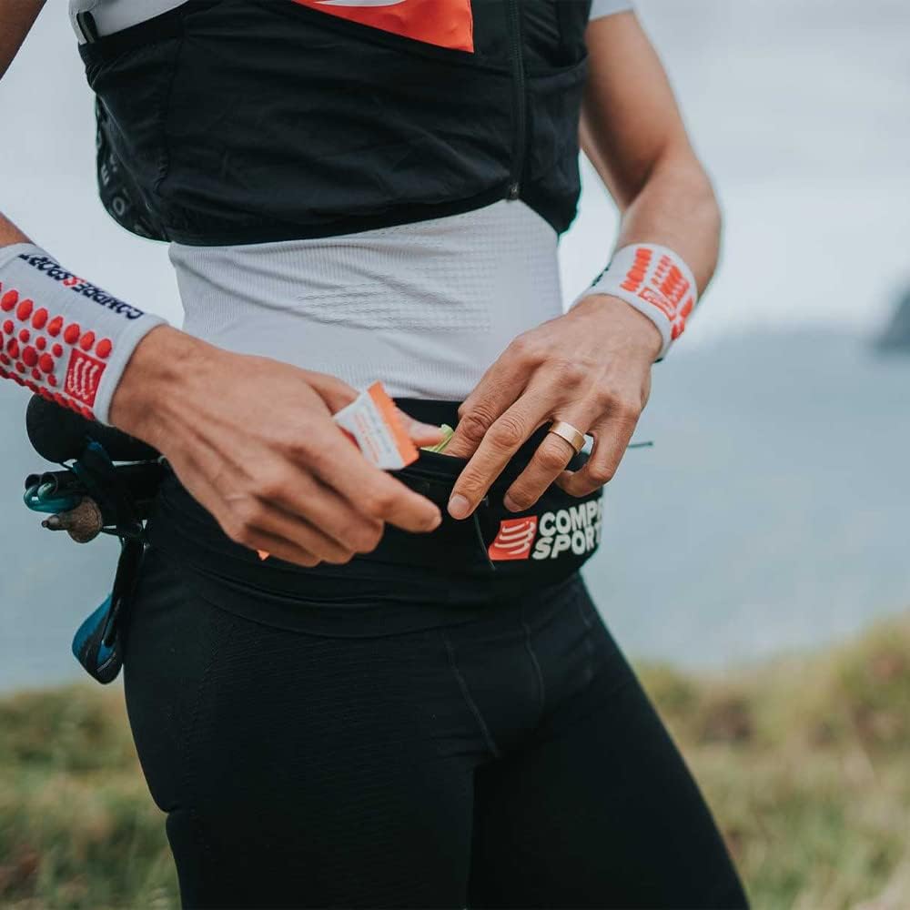 COMPRESSPORT Free Belt Pro - Ergonomic - Ultralight - 6hrs of Autonomy - No Swinging - Large Compartment - Black