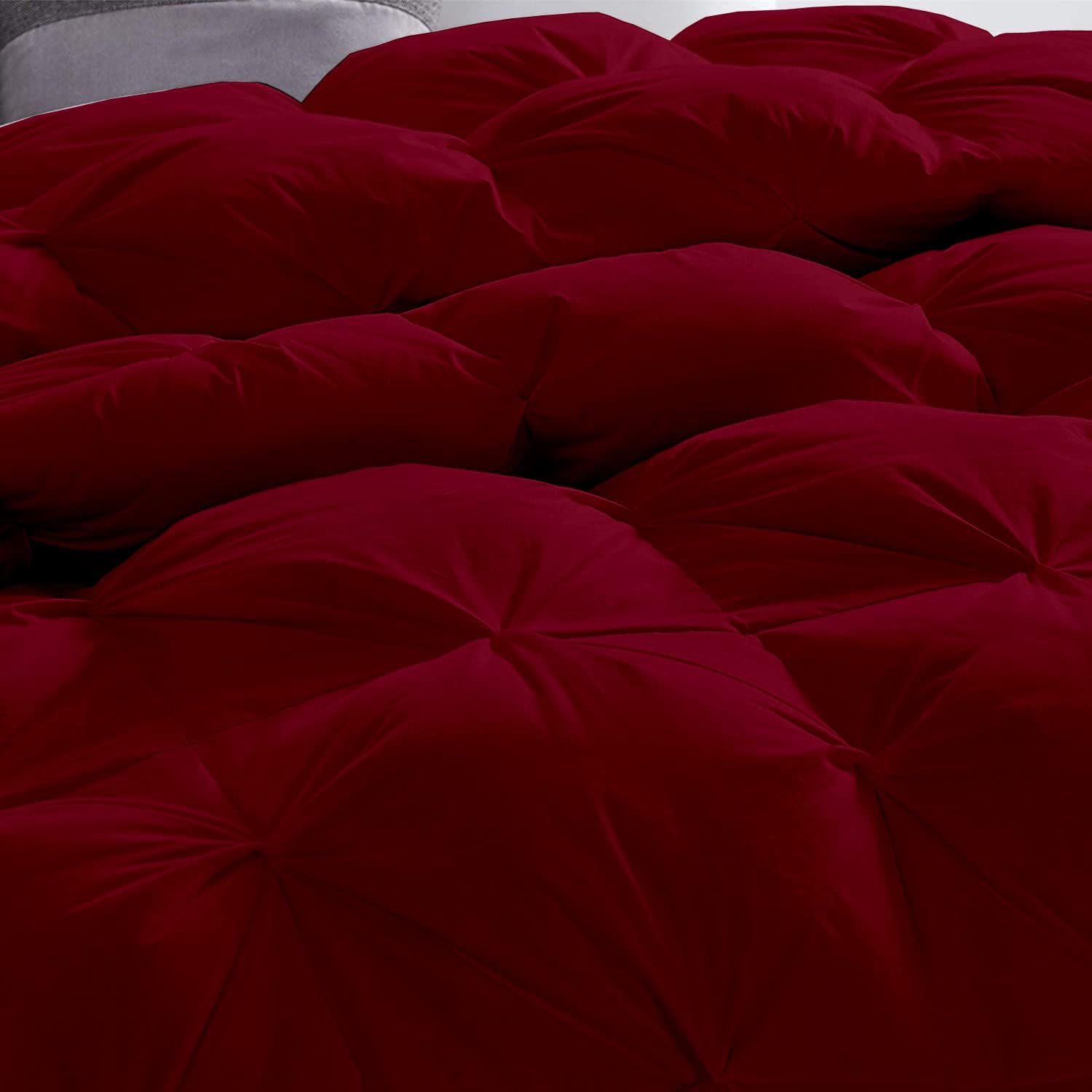 Pinch Pleated Soft 400 GSM All Season Burgundy 5 Piece Queen Size Comforter Set (Comforter + 4 Pillowcases) 600 Series Egyptian Cotton Comforter Bedding Set