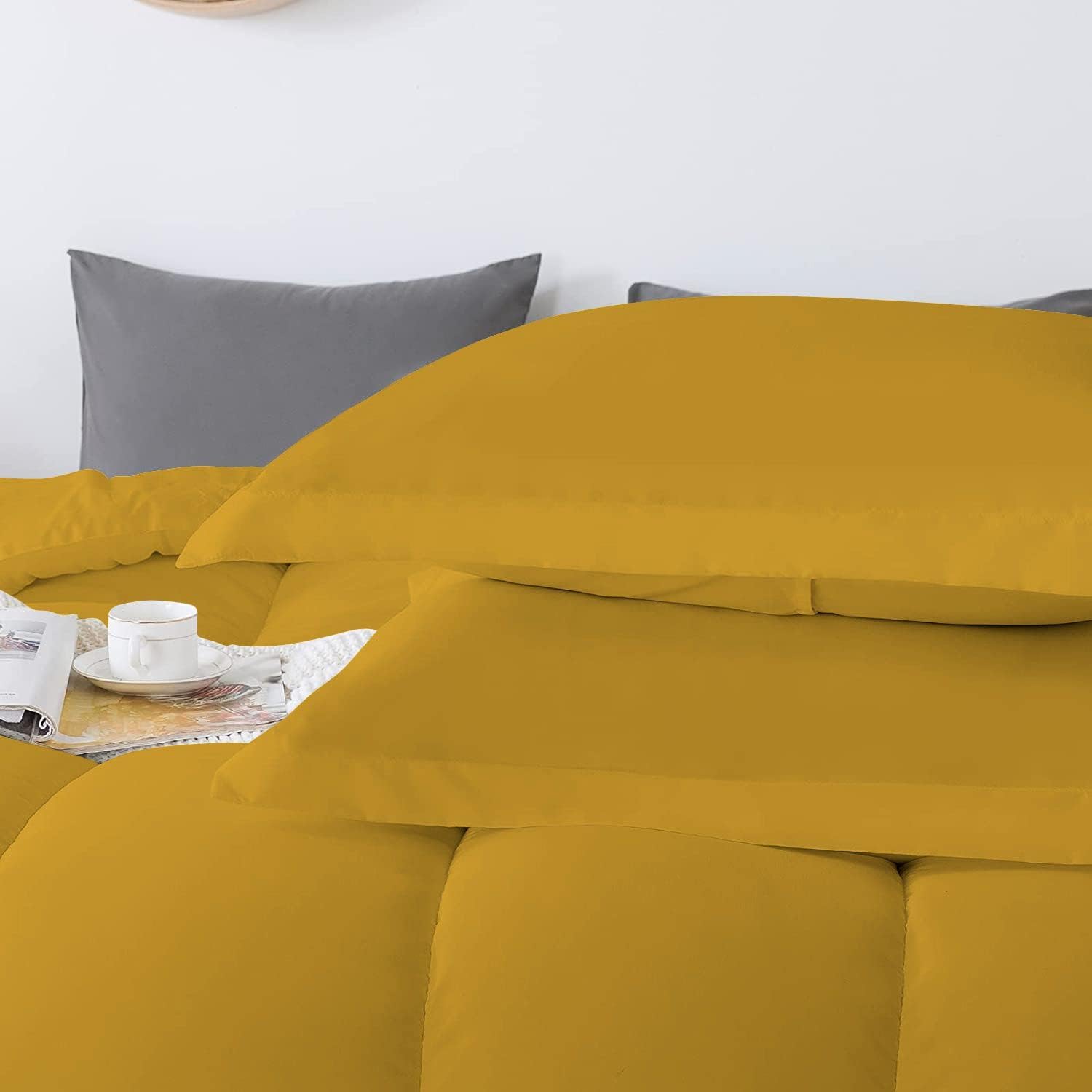 5 PC Straight Line Pattern Comforter Set Premium Super Soft 600 GSM All Season | 1000 Thread Count | 100% Egyptian Cotton ( Full/Queen Size, Golden Color)