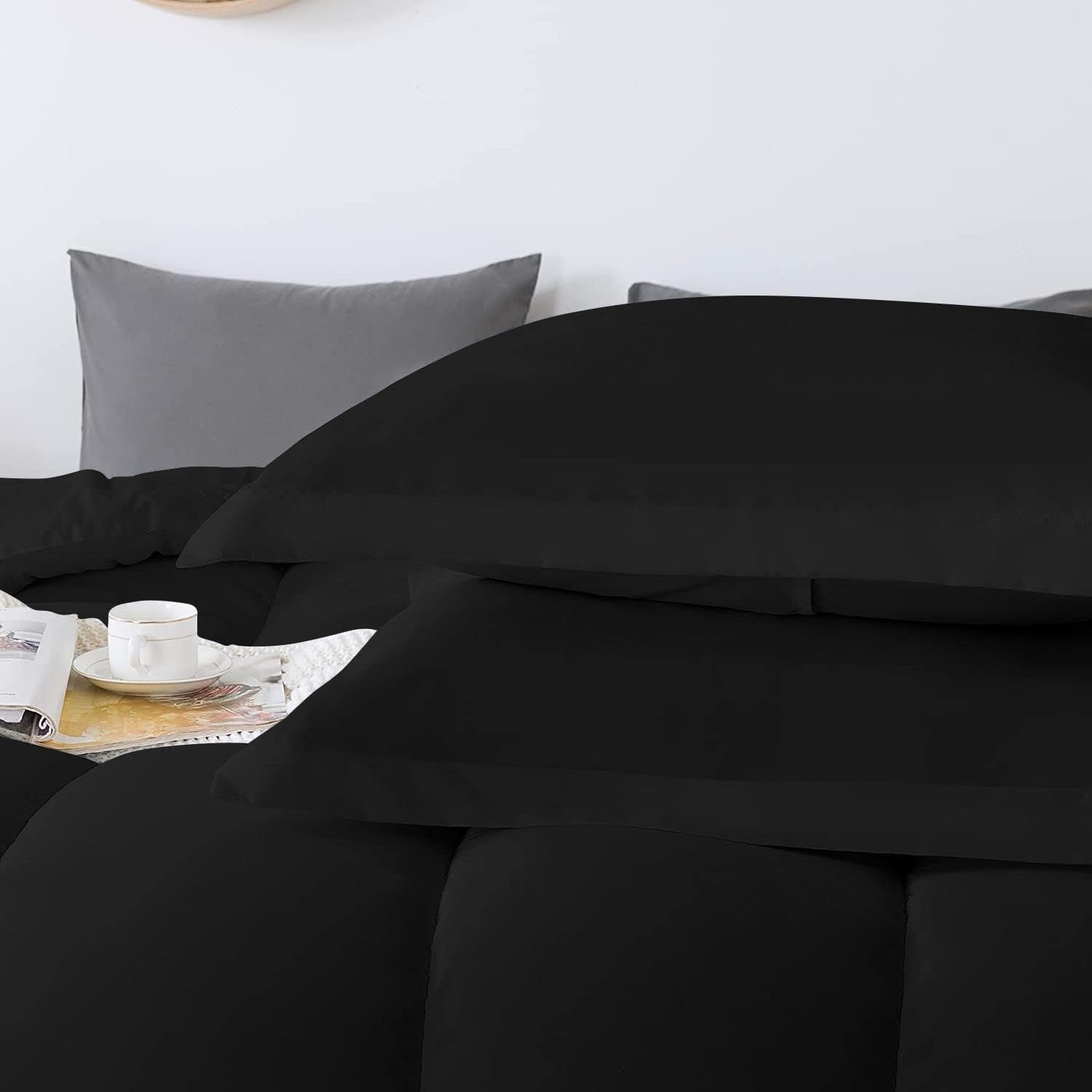5 PC Straight Line Pattern Comforter Set Premium Super Soft 600 GSM All Season | 1000 Thread Count | 100% Egyptian Cotton ( Full/Queen Size, Black Color)