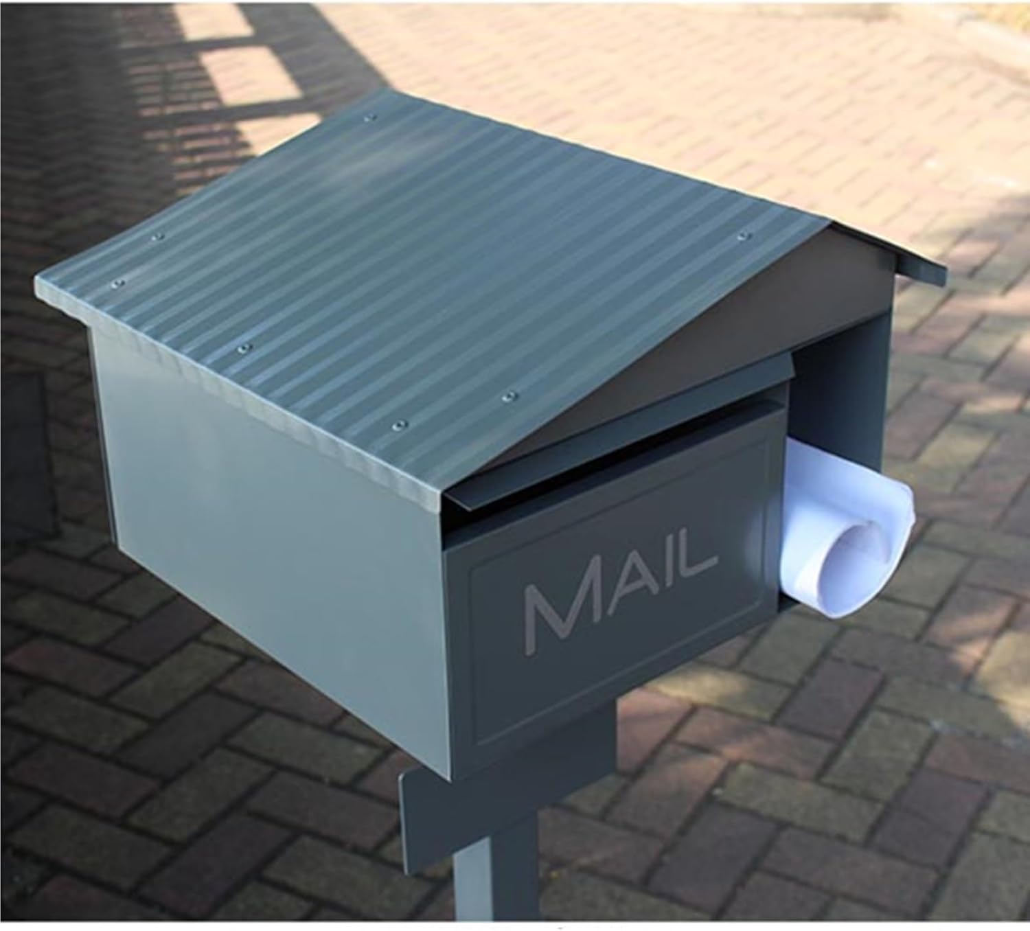 Modern Post Mounted Metal Mailbox with Stand, Outdoor Villa Garden Park Newspaper Letter Floor Box for Stylish Delivery