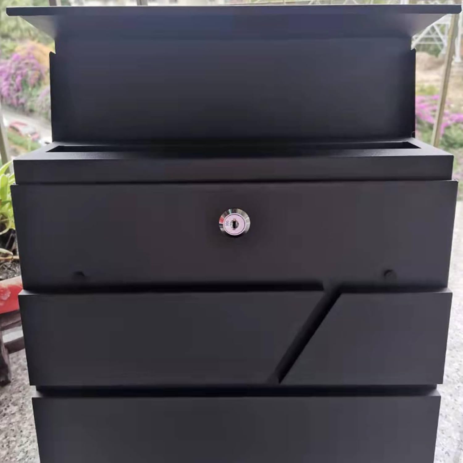 Modern Metal Mailbox with Lock, Large Capacity Post Box for Newspapers & Outdoor Letter Delivery