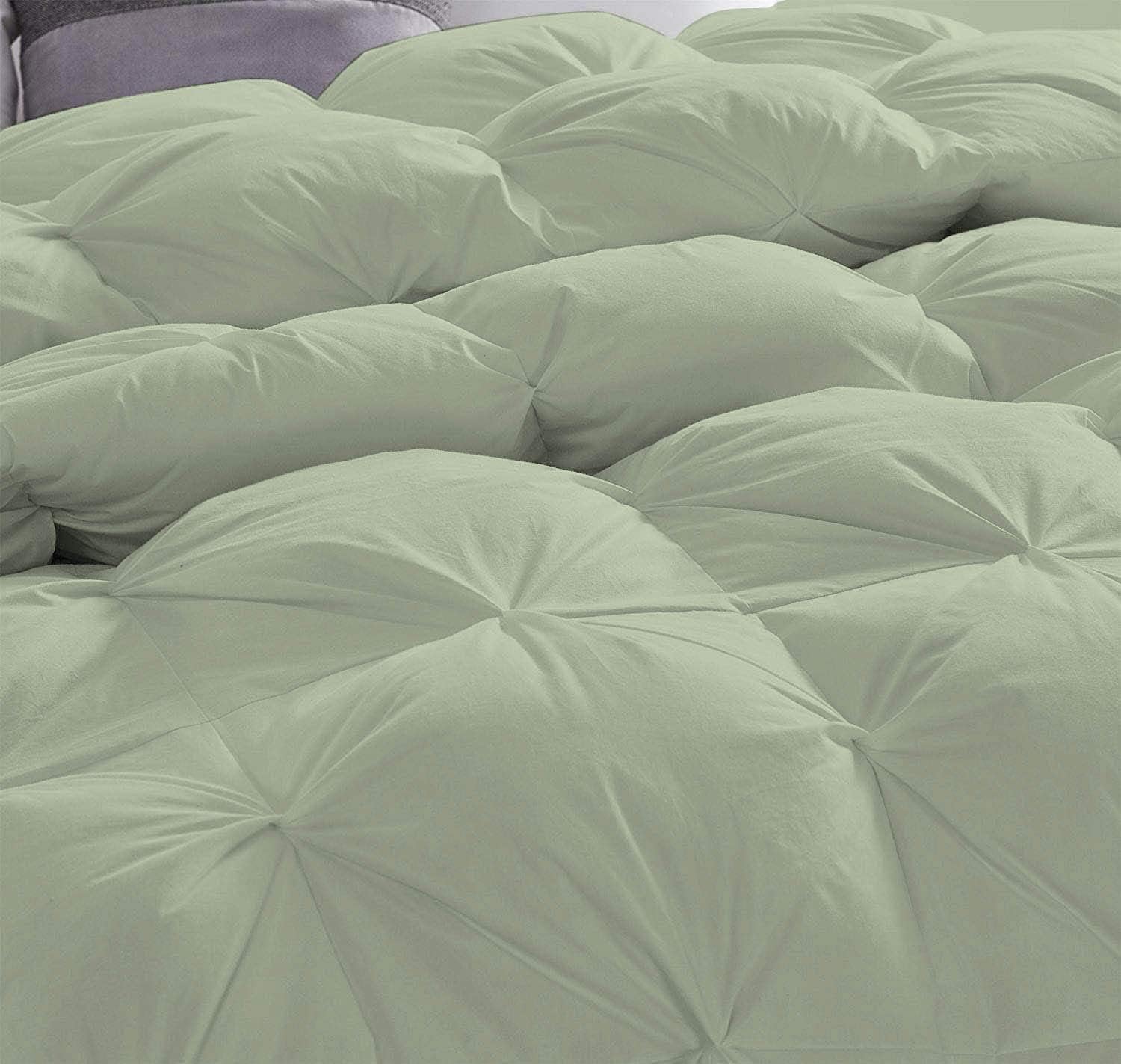 Pinch Pleated Soft 400 GSM All Season Moss 5 Piece Queen Size Comforter Set (Comforter + 4 Pillowcases) 600 Series Egyptian Cotton Comforter Bedding Set