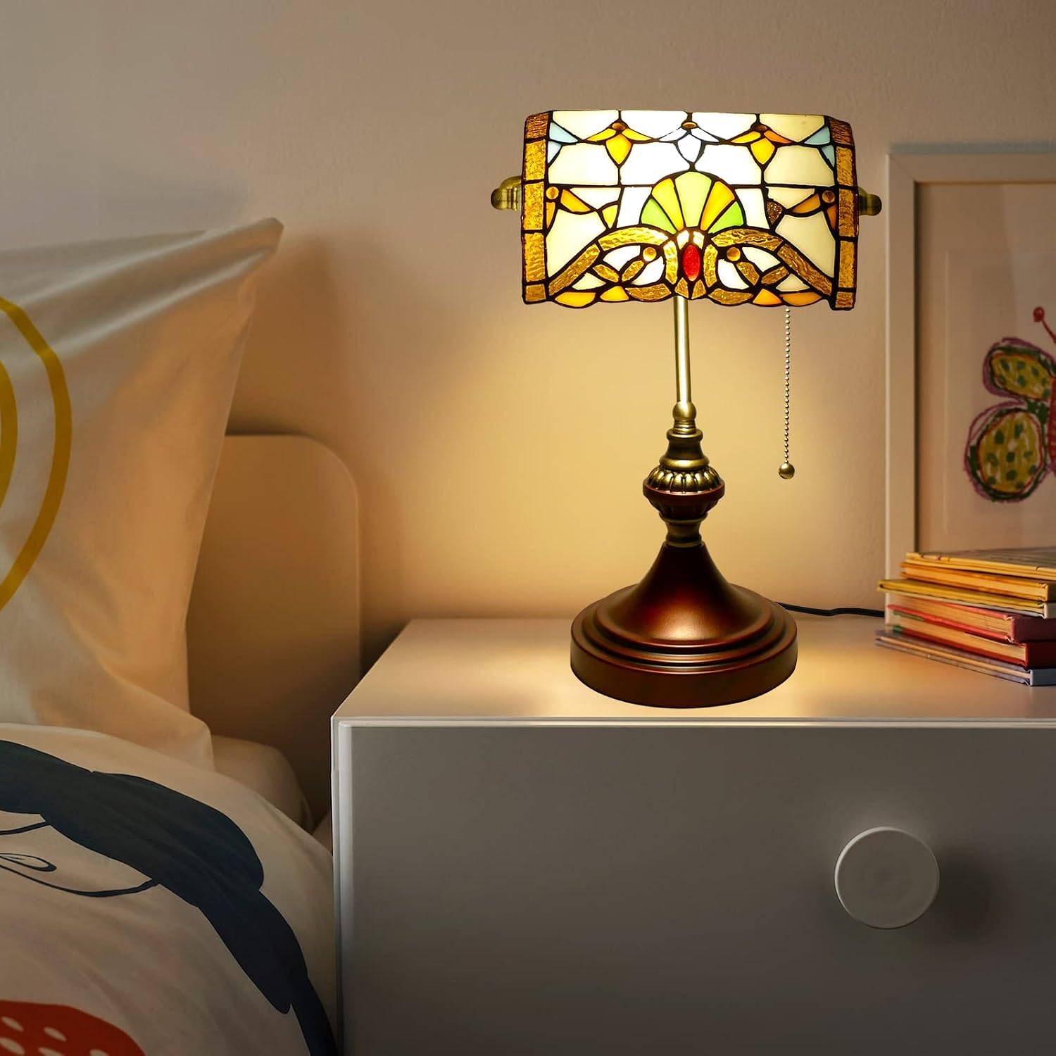 Beige Baroque Style Banker Lamp Tiffany Desk Light Table Lamp Stained Glass Bankers Desk Lamp Banker Table Lamp 10' Wide 15' Tall Vintage Tiffany Style Lamp for Home Living Room Nightstand