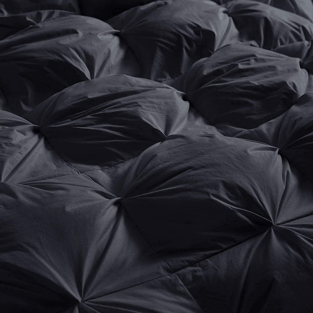Luxurious Full/Queen Goose Down Comforter, Unique Black Pinch Pleat, 600 Thread Count, 100% Egyptian Cotton Cover, 70 Oz Fill Weight, 750 Fill Power