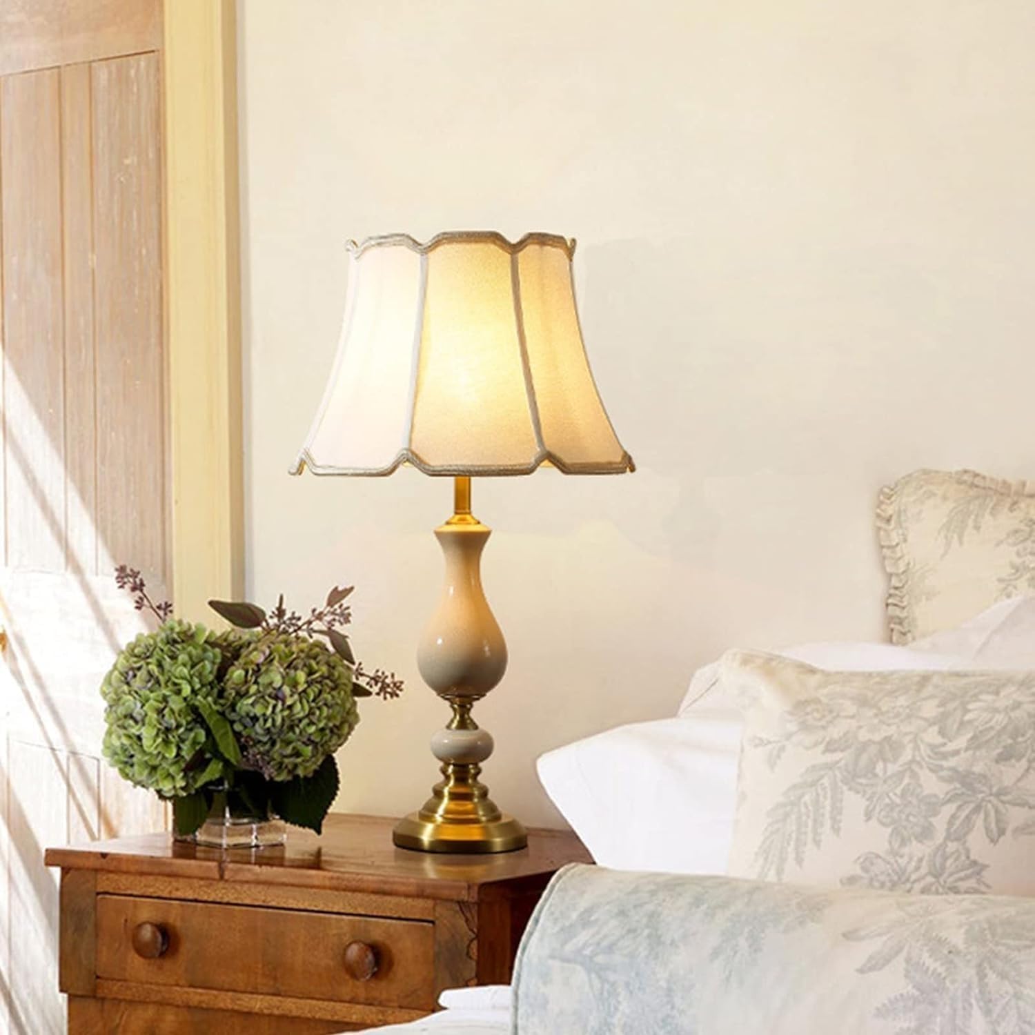 Room Lights White Tall Ceramic Desk lamp American Classic Rustic Bedside Nightstand Lamp Fabric Lampshade with Metal Body Gold Table for Bedroom Living Study