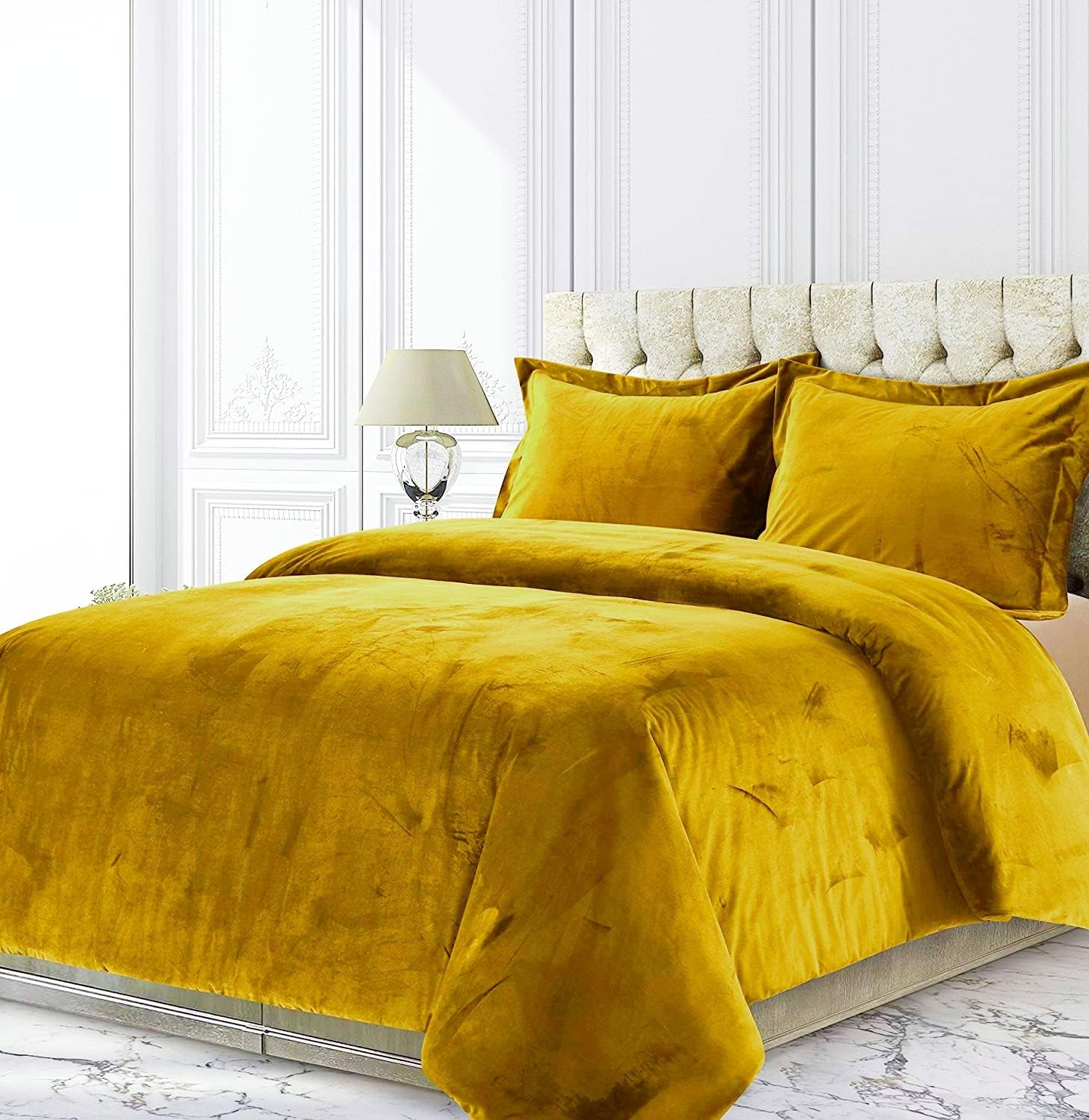 Velvet Comforter Set Oversized Queen 3 Piece (Comforter + 2 Pillowcases) Light Gold 600 GSM