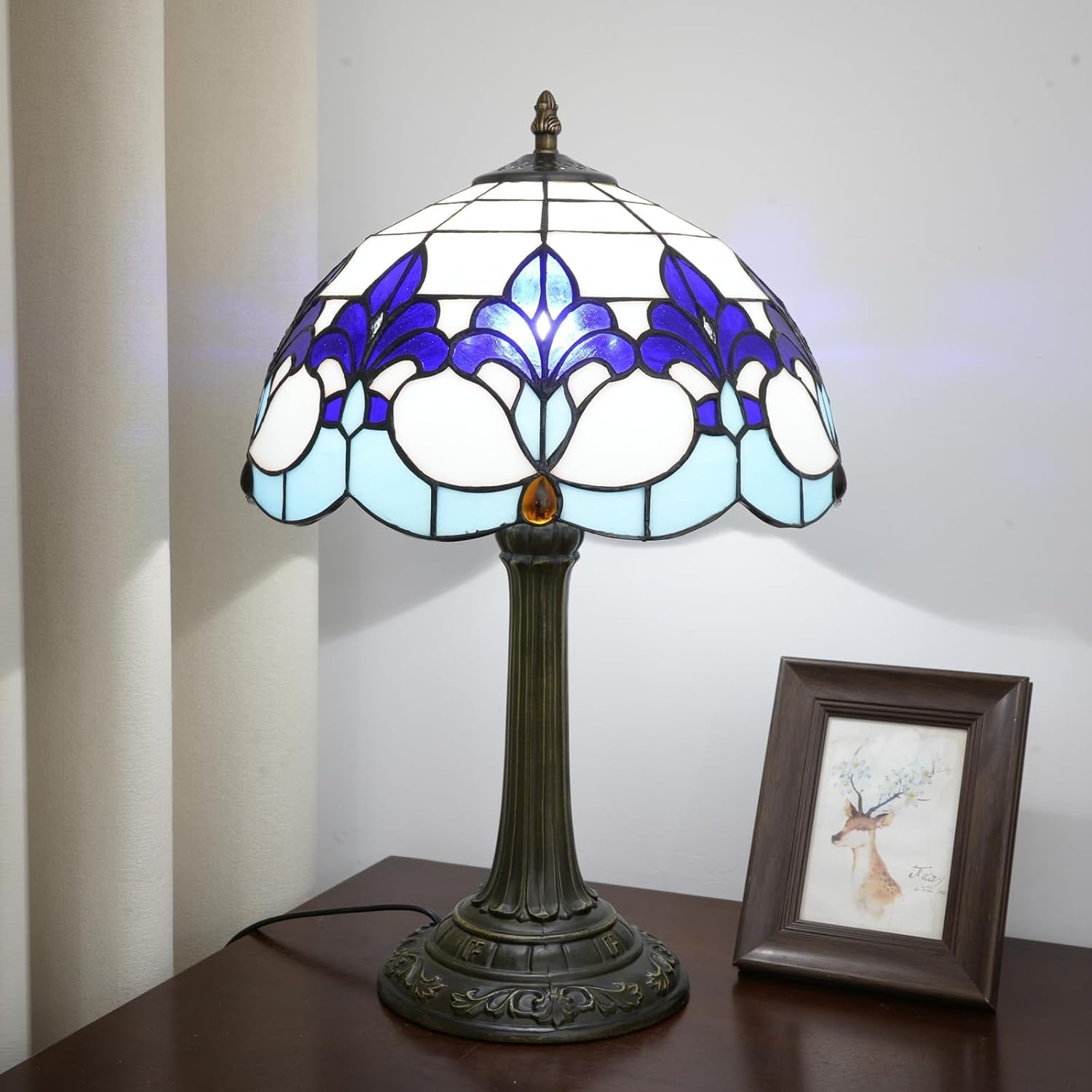 Tiffany Style Table Lamp with Blue Iris Stained Glass Lamp 12 Inch Retro Bronze Base Bedside Lamp Living Rooms, Offices, Hotel，Coffee Shop European Style Decorative Ambient Light Bedside Lamp