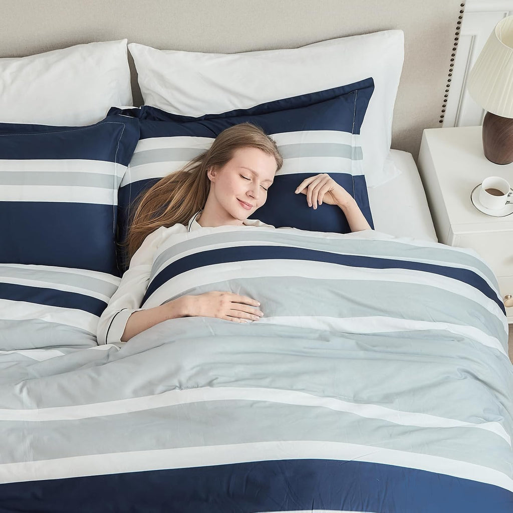 EWlinens 100% Cotton Striped King Comforter Set - Navy Blue Striped King Comforter Bedding Set, Fluffy Lightweight Quilted Reversible Comforter for King Size Bed, 104' × 90', 3pcs