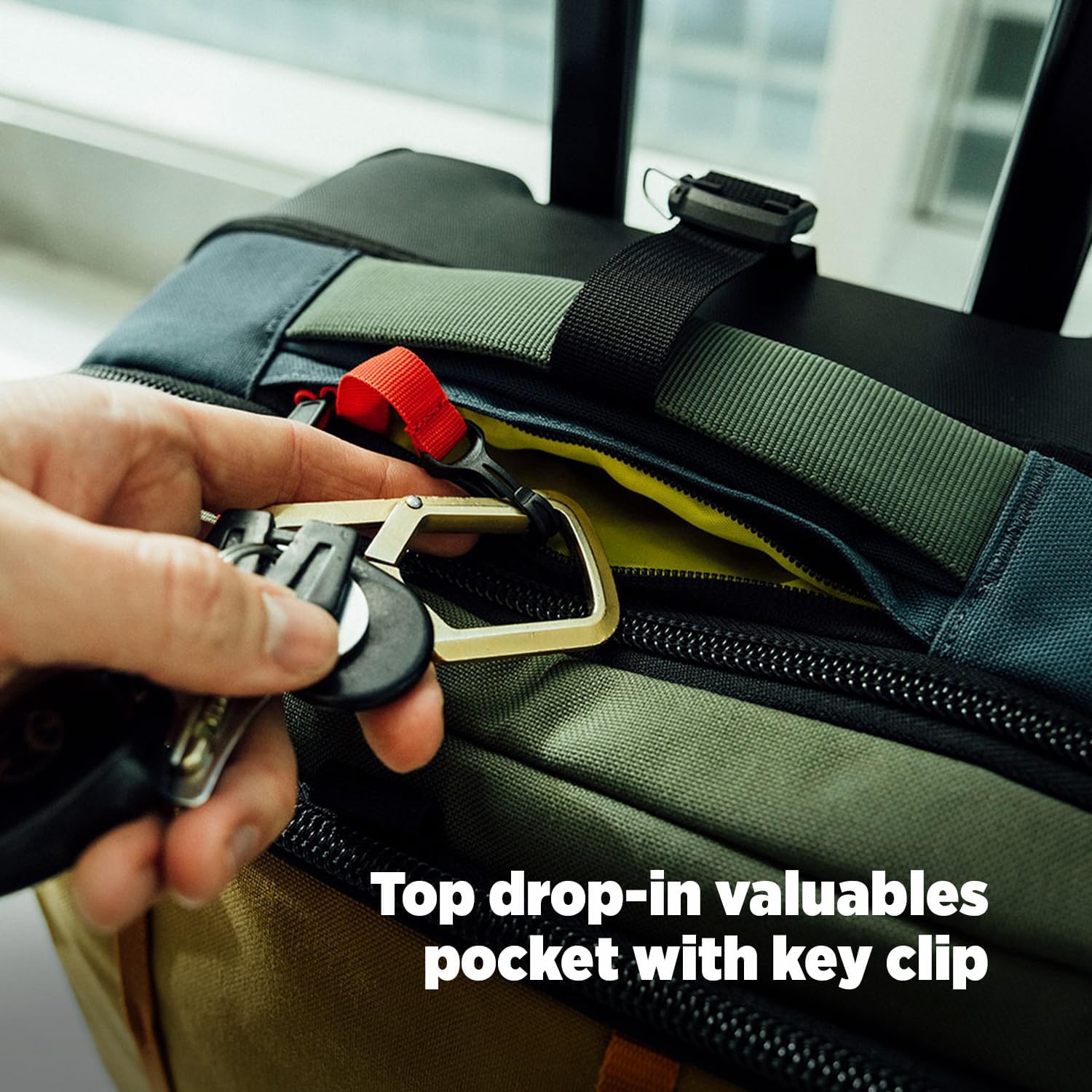 Topo Designs Global Travel Bag Roller - Black/Black