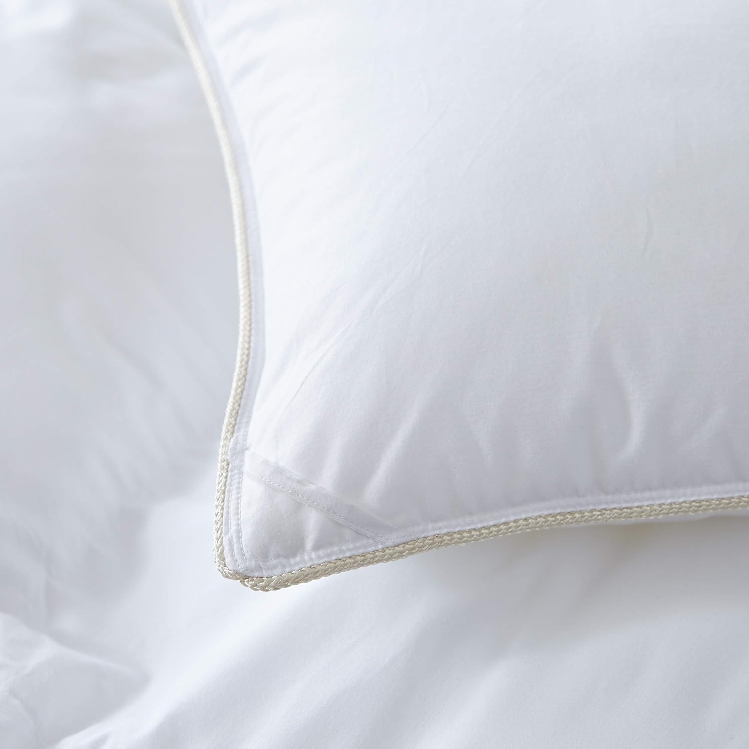 600-Thread-Count Egyptian Cotton Goose Down Comforter, 55 oz. Fill Weight, Baffle Box Design - Solid White (Queen Size)
