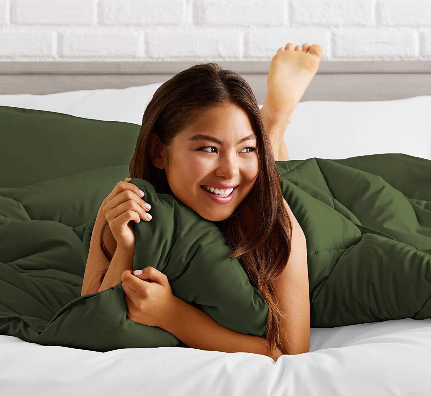 Soft 1000 TC Goose Down Alternative Egyptian Cotton Comforter Set (Comforter + 2 Pillow Cases) 400 GSM Over-Size Queen Olive 98'' x 98''