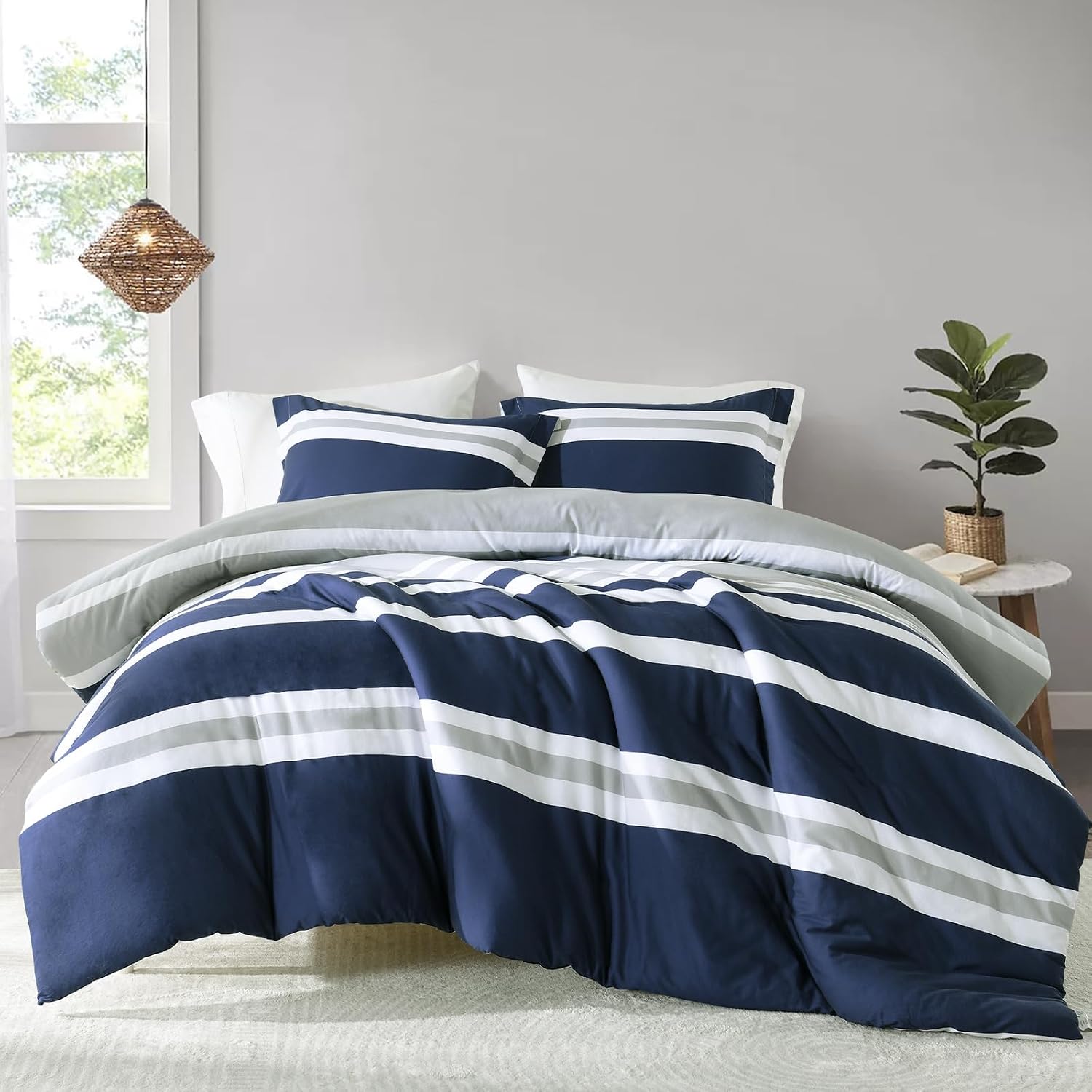 EWlinens 100% Cotton Striped King Comforter Set - Navy Blue Striped King Comforter Bedding Set, Fluffy Lightweight Quilted Reversible Comforter for King Size Bed, 104' × 90', 3pcs