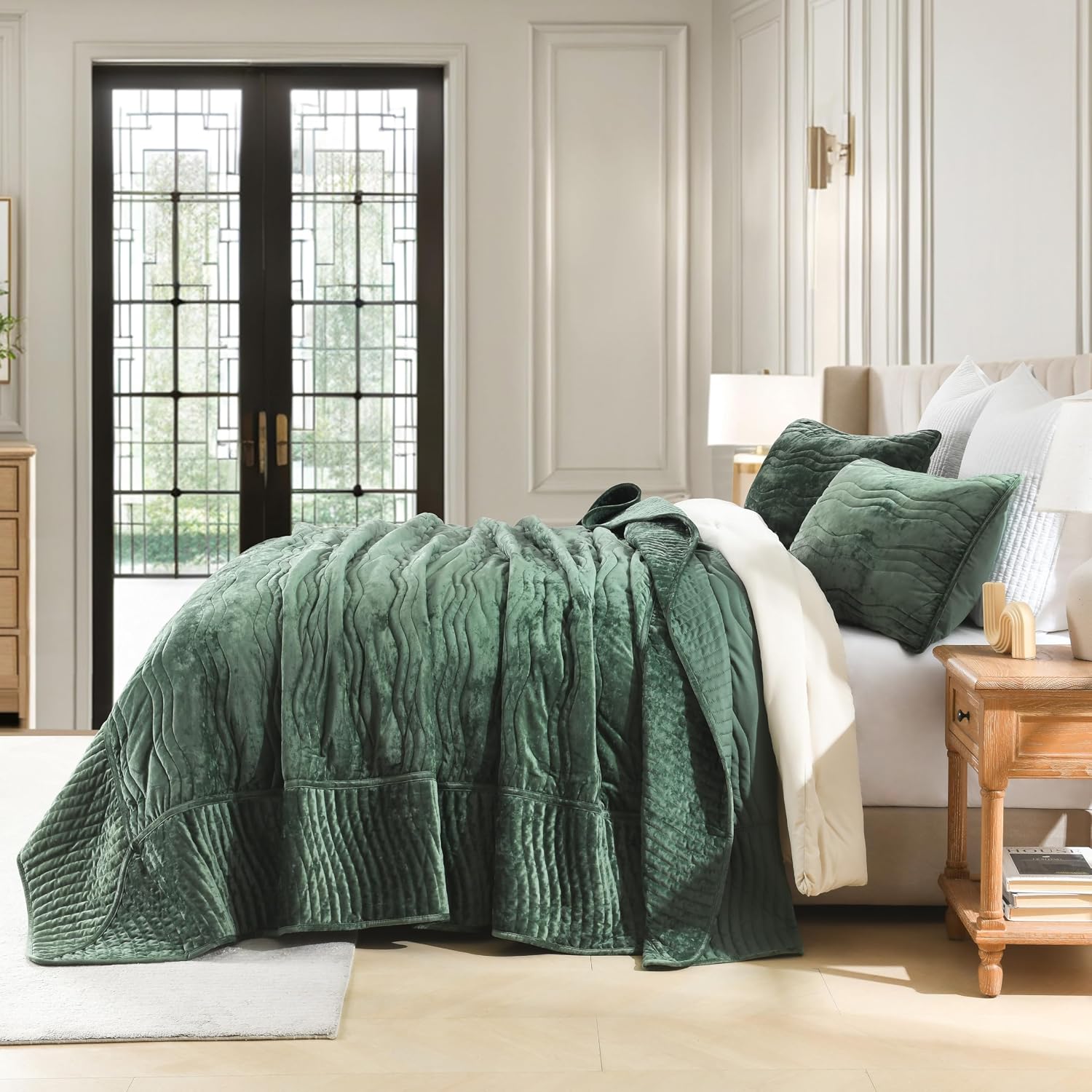 Velvet Oversized King Quilt Set, California King Comforter Set Emerald Green Bedding Set (118'*118') with 2 Pillow Shams, Luxurious Quilt Set,All-Season 3 Pieces