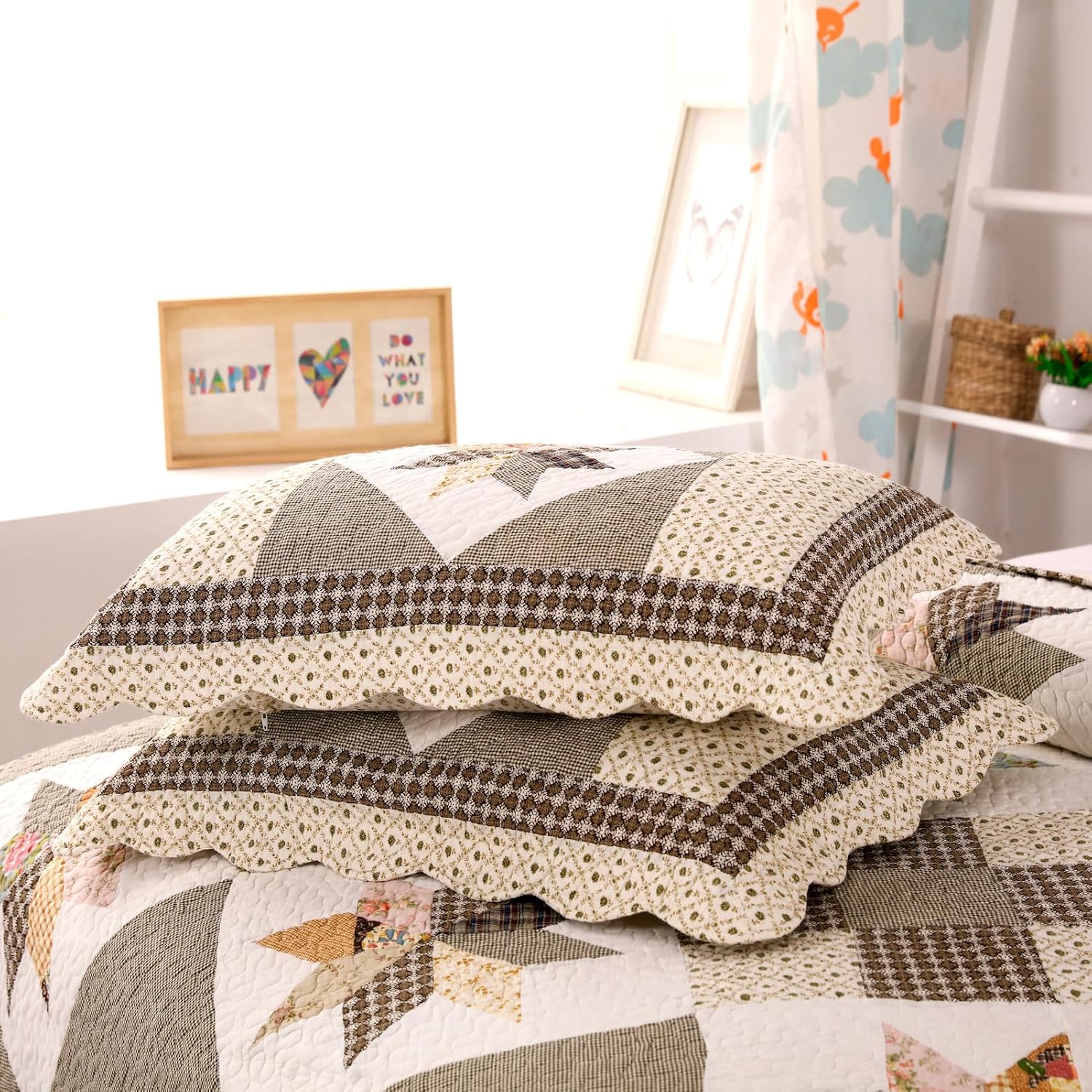 YAYIDAY Oversized Queen Bedspread Patchwork Quilt Set (110x118 Inch) - 100% Cotton Reversible Breathable Brown Geometric Quilted Coverlet with Pillow Shams for All Seasons