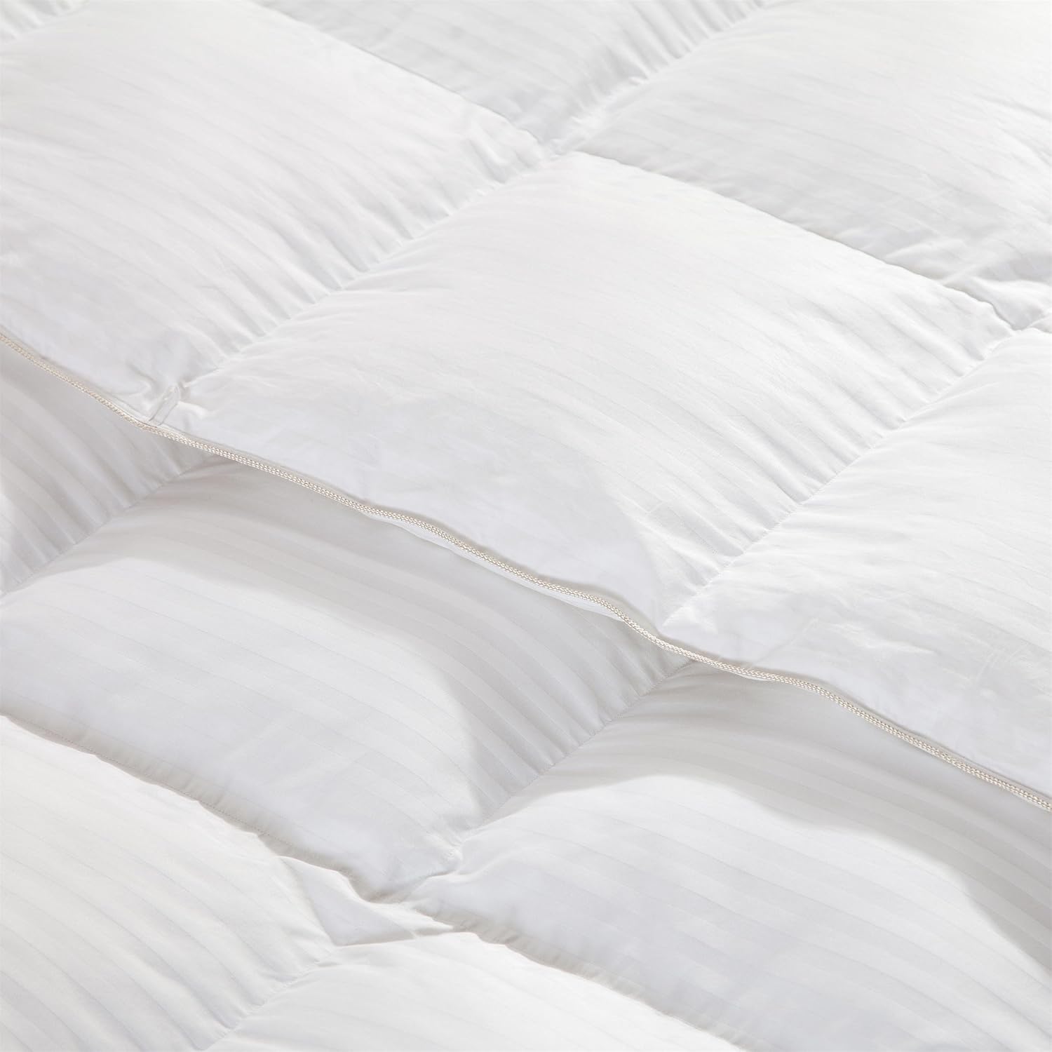 Full/Queen Size Super Luxurious White Damask Stripe 1200 Thread Count Siberian Goose Down Comforter, Baffle Box Design, 100 Percent Egyptian Cotton, 1200 TC, 750FP, 60Oz, White Damask Stripe Style