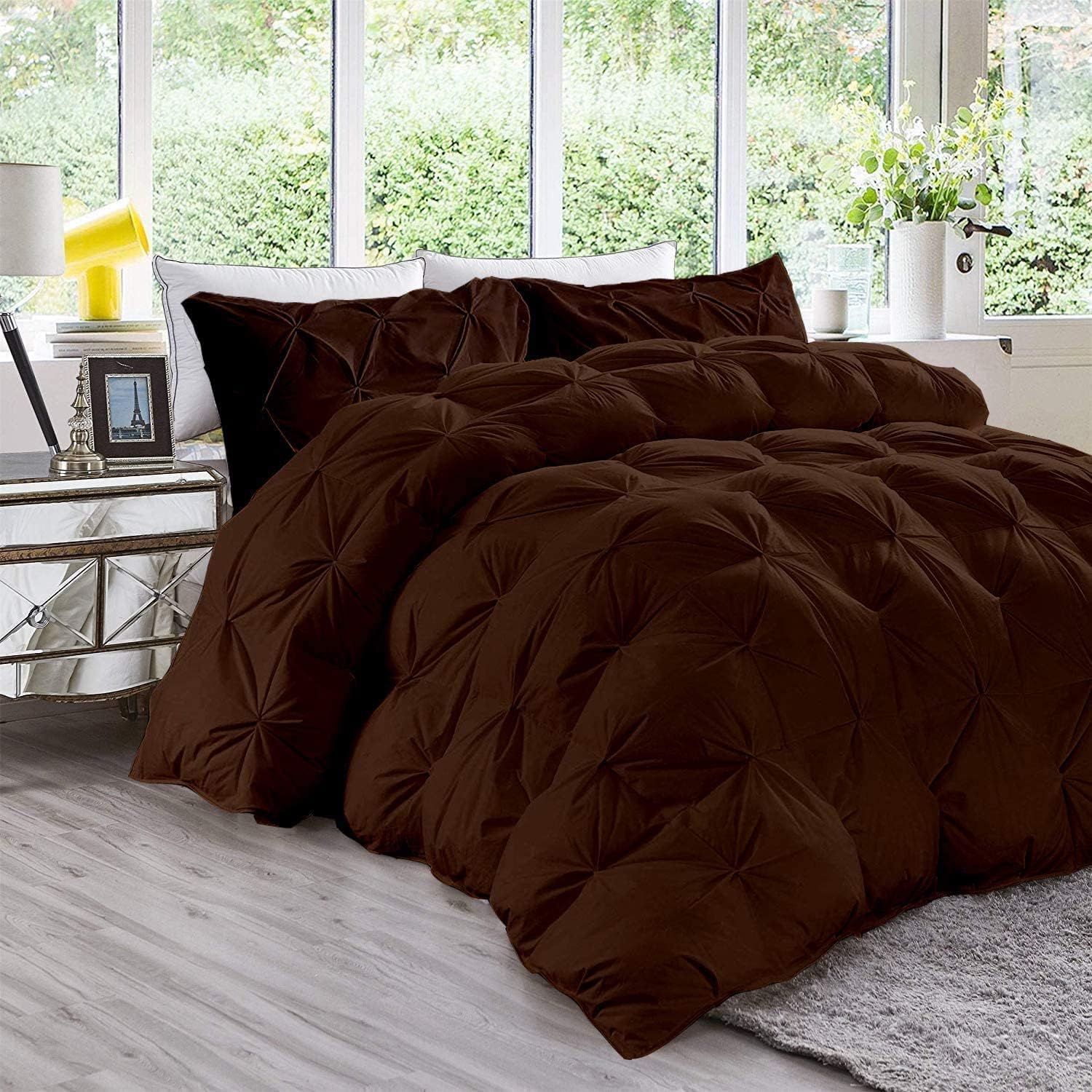 Pinch Pleated Soft 400 GSM All Season Chocolate 5 Piece Queen Size Comforter Set (Comforter + 4 Pillowcases) 600 Series Egyptian Cotton Comforter Bedding Set
