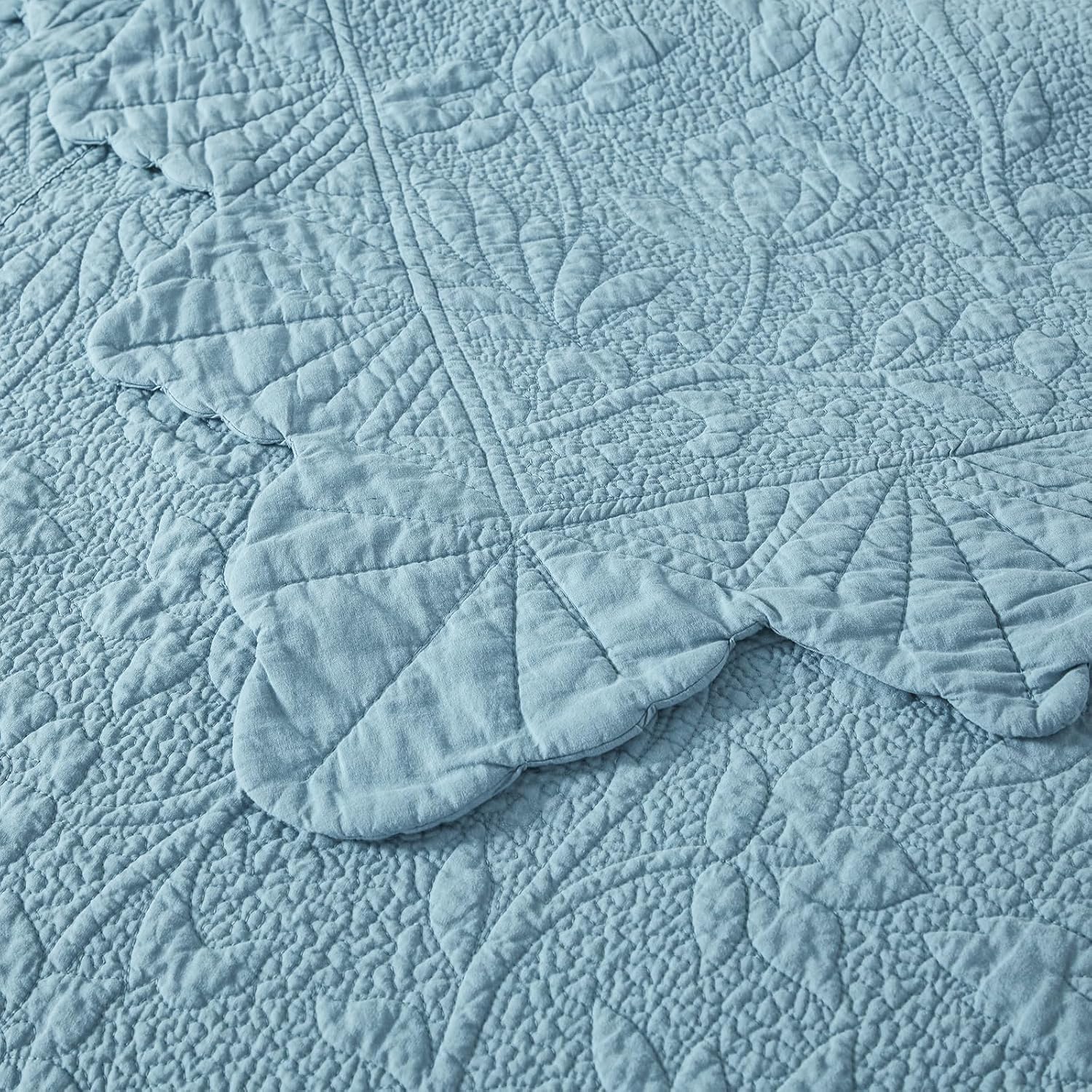 Brandream Luxury 100% Cotton Quilt Set Queen Size Blue Floral Vine Matelasse Stitching Hand-Finished Scalloped Edges Vintage-Inspired Textured Coverlet 3-Piece