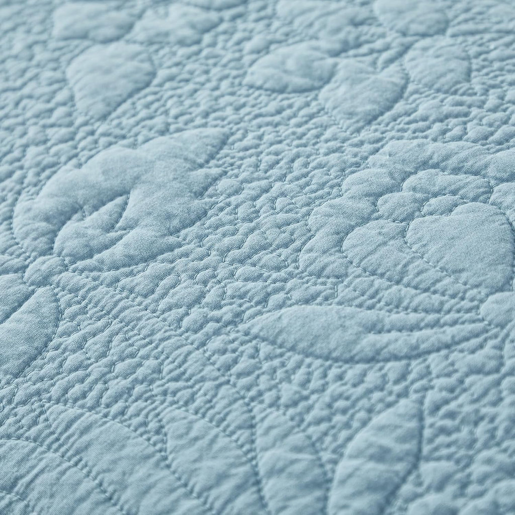Brandream Luxury 100% Cotton Quilt Set King Size Blue Floral Vine Matelasse Stitching Hand-Finished Scalloped Edges Vintage-Inspired Textured Coverlet 3-Piece