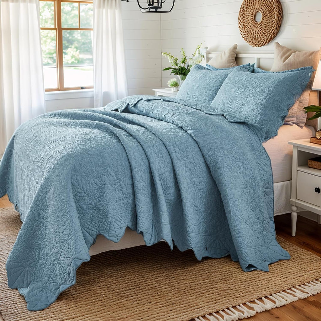 Brandream Luxury 100% Cotton Quilt Set King Size Blue Floral Vine Matelasse Stitching Hand-Finished Scalloped Edges Vintage-Inspired Textured Coverlet 3-Piece