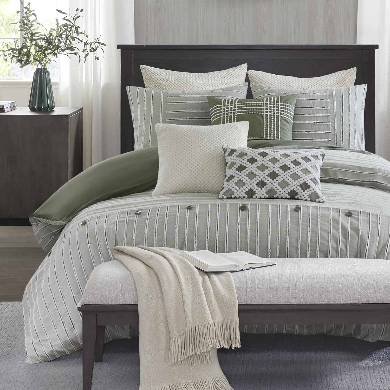 Madison Park Queen Comforter Set Cotton Clipped Jacquard, Oversized Comforters Queen Size Bed, All Season Down Alternative Overfilled Queen Size Comforter, Essence, Full/Queen Green 8 Piece