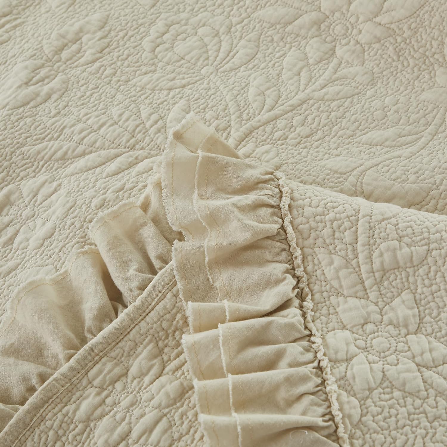 Brandream Luxury Cotton Quilt Set Queen Size ?Handcrafted Floral Vine Stitching Beige Ruffled Edge Bedspread Heirloom Quilt Bedding Set 3-Piece