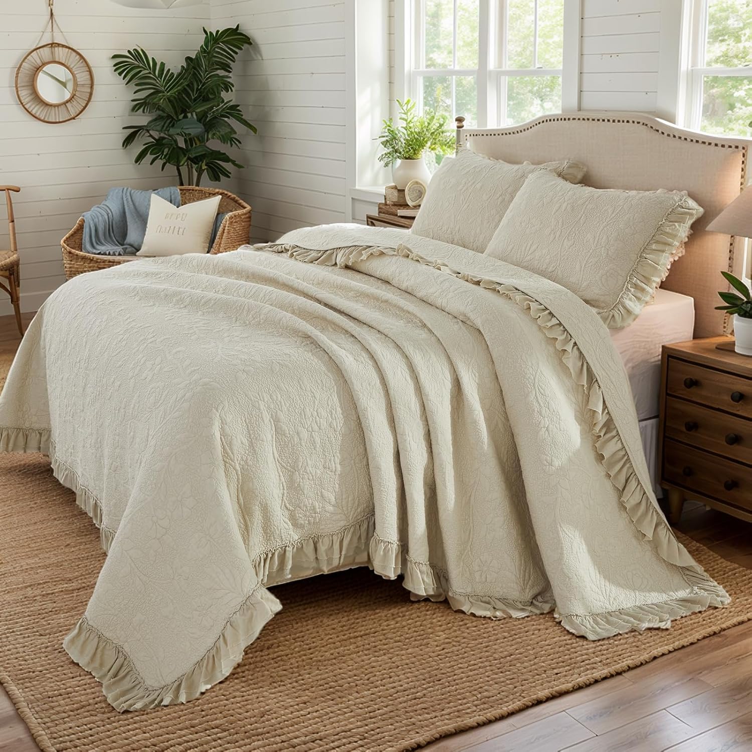 Brandream Luxury Cotton Quilt Set Queen Size ?Handcrafted Floral Vine Stitching Beige Ruffled Edge Bedspread Heirloom Quilt Bedding Set 3-Piece