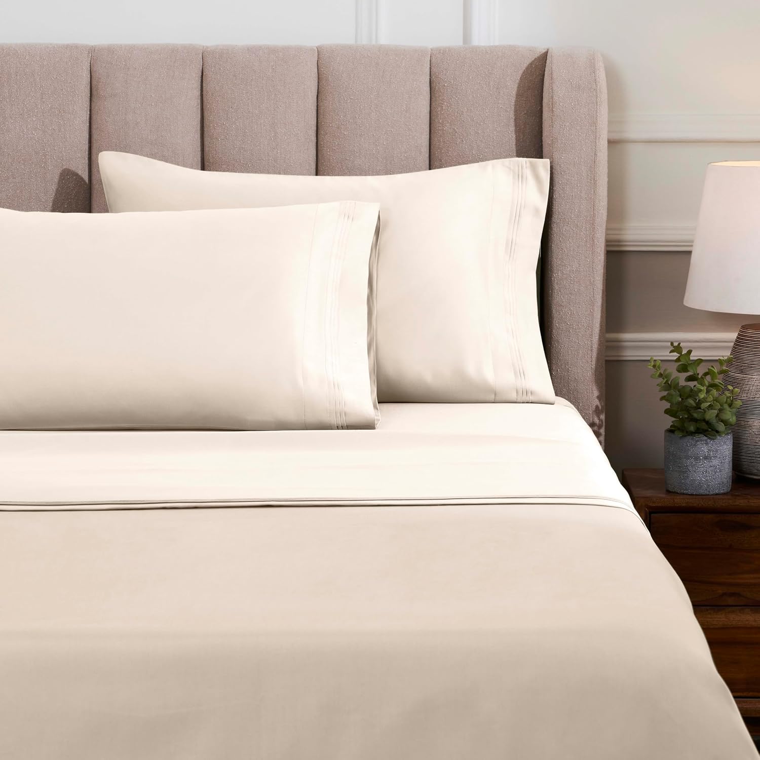 Superior Egyptian Cotton 4 Piece Sheet Set, Luxury 1500 Thread Count, Modern Design, Sustainable Sheets, Ultra-Soft Basics, Solid, Deep Pocket Fitted Sheet, Flat Sheet, Pillowcases, Queen, Ivory