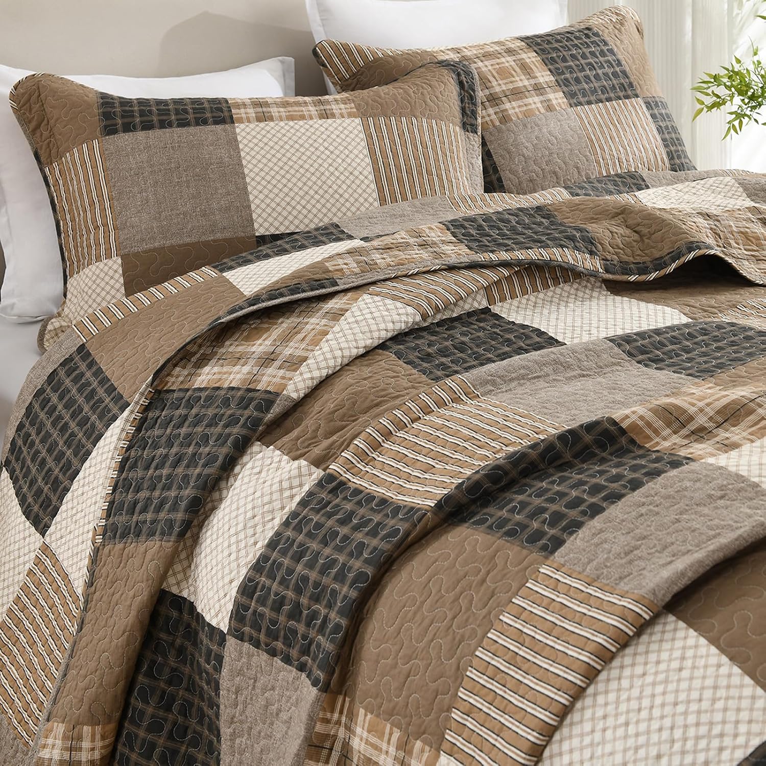 PANGUSHAN 100% Cotton Quilt Set, King Size, Farmhouse Plaid Lightweight Comforter, Rustic Bedding Set Quilted Bedspread, Charcoal/Beige/Brown Quilt for King Bed, 3 Pieces