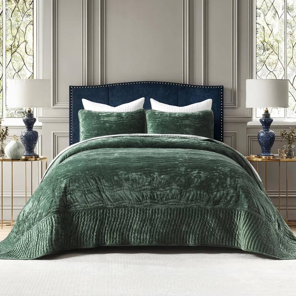 Velvet Oversized King Quilt Set, California King Comforter Set Emerald Green Bedding Set (118'*118') with 2 Pillow Shams, Luxurious Quilt Set,All-Season 3 Pieces