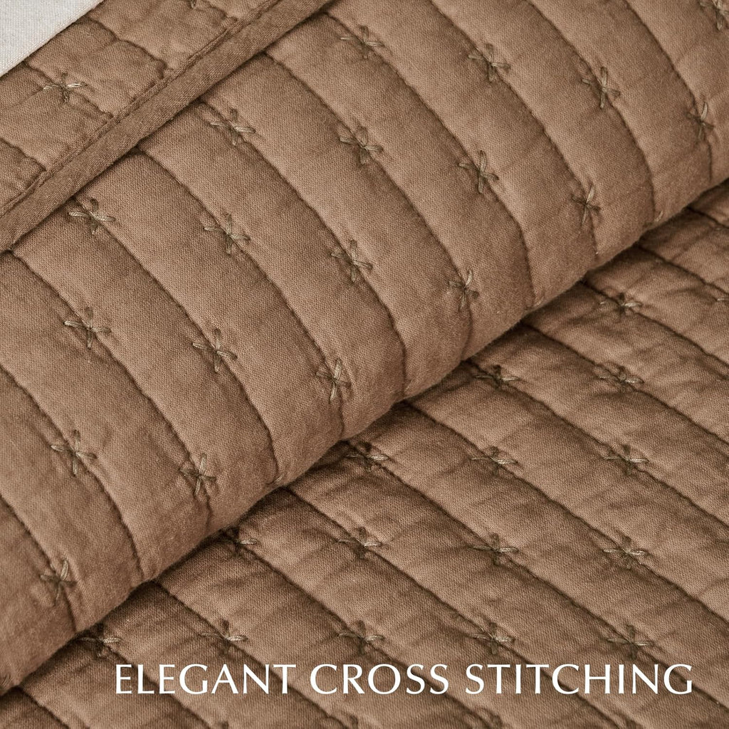 EVERGRACE Cross Stitch Pre-Washed Cotton Quilt Bedding Set King Size, Oversized 3 Pieces Lightweight Bedspread Coverlet for All Season, with 2 Matching Shams, Camel Brown,108'x96'
