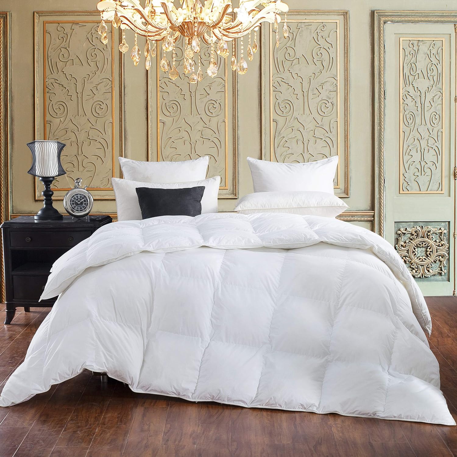 Luxurious Queen Size Siberian Goose Down Comforter, 600 Thread Count 100% Egyptian Cotton Cover, Solid White Color, 60 Oz Fill Weight, All Season Down Comforter