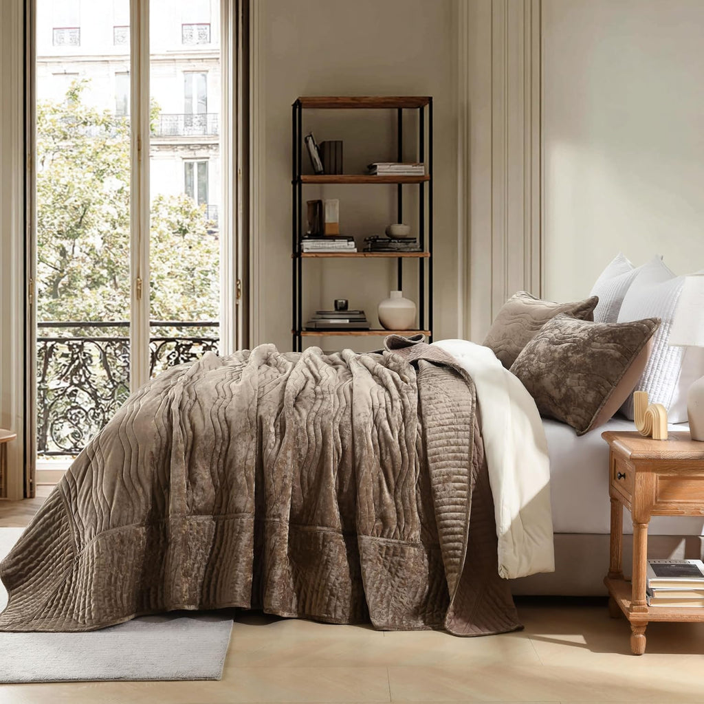Velvet California King Size Quilt, Oversized California Comforter Set Mocha Brown Bedding Set (118'*106') with 2 Pillow Shams, Luxurious Quilt Set,All-Season 3 Pieces