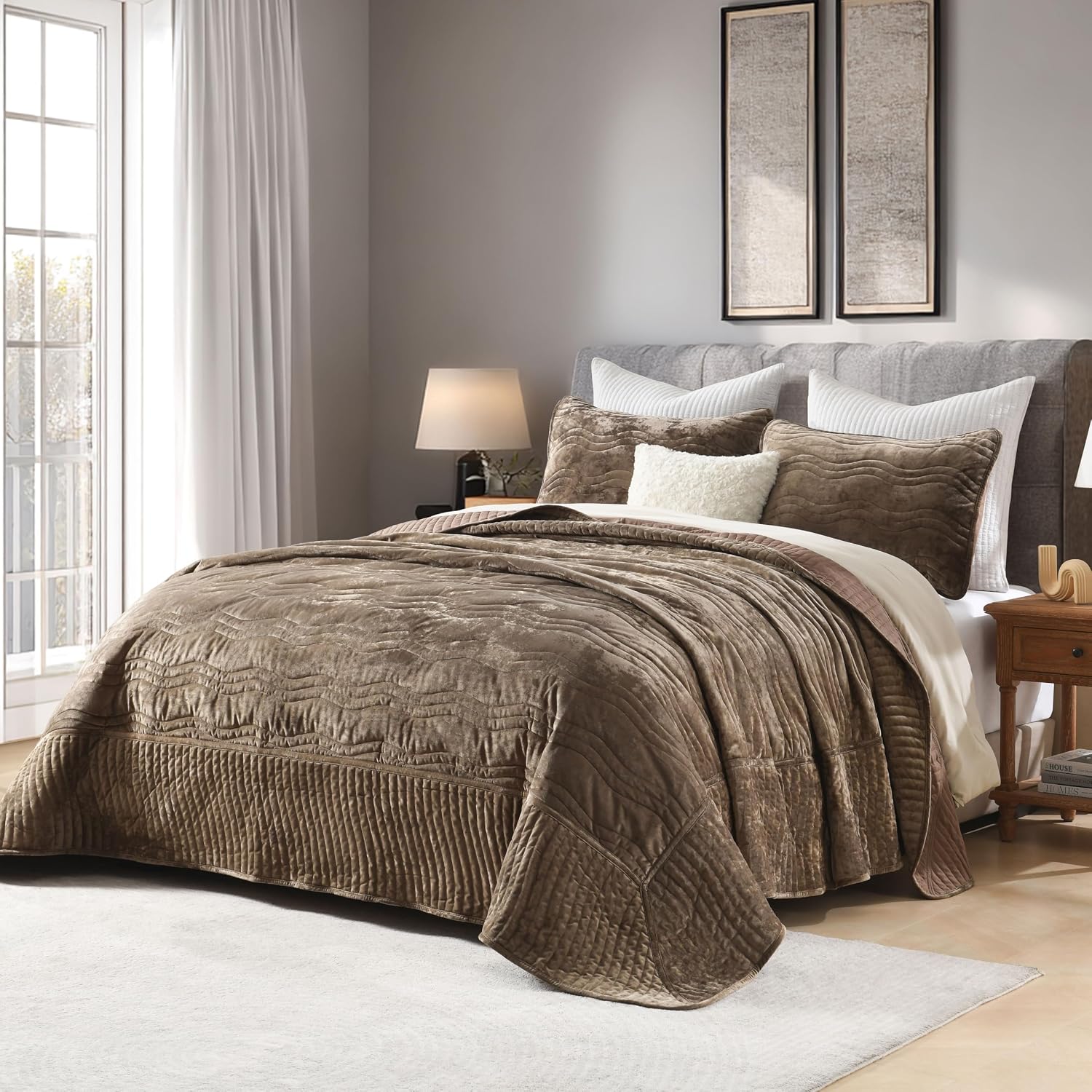 Velvet California King Size Quilt, Oversized California Comforter Set Mocha Brown Bedding Set (118'*106') with 2 Pillow Shams, Luxurious Quilt Set,All-Season 3 Pieces